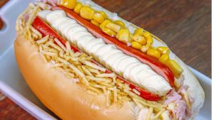 Dia do Hot Dog é celebrado com promoção especial no Geléia Burger