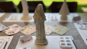 Boulevard Shopping Brasília promove oficina gratuita de customização de arte sacra
