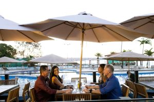 Prime Beach Lounge Bar reúne gastronomia, música e lazer às margens do Lago Paranoá