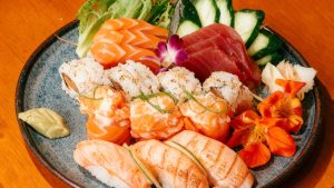 Comida japonesa no calor de Brasília: os pratos que combinam com os dias quentes da capital