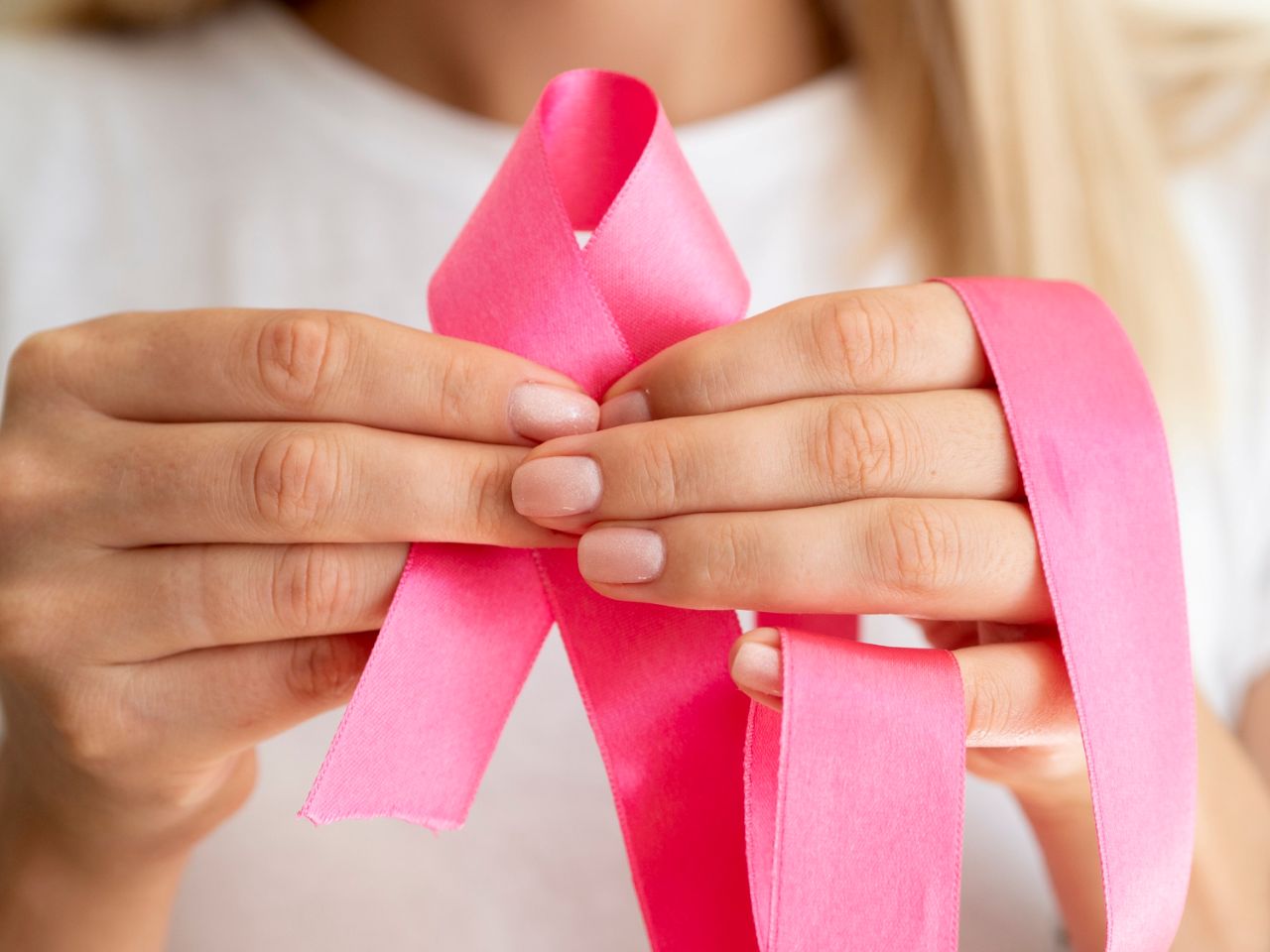 Helio Diff promove Outubro Rosa com ações solidárias em apoio a mulheres em tratamento contra o câncer